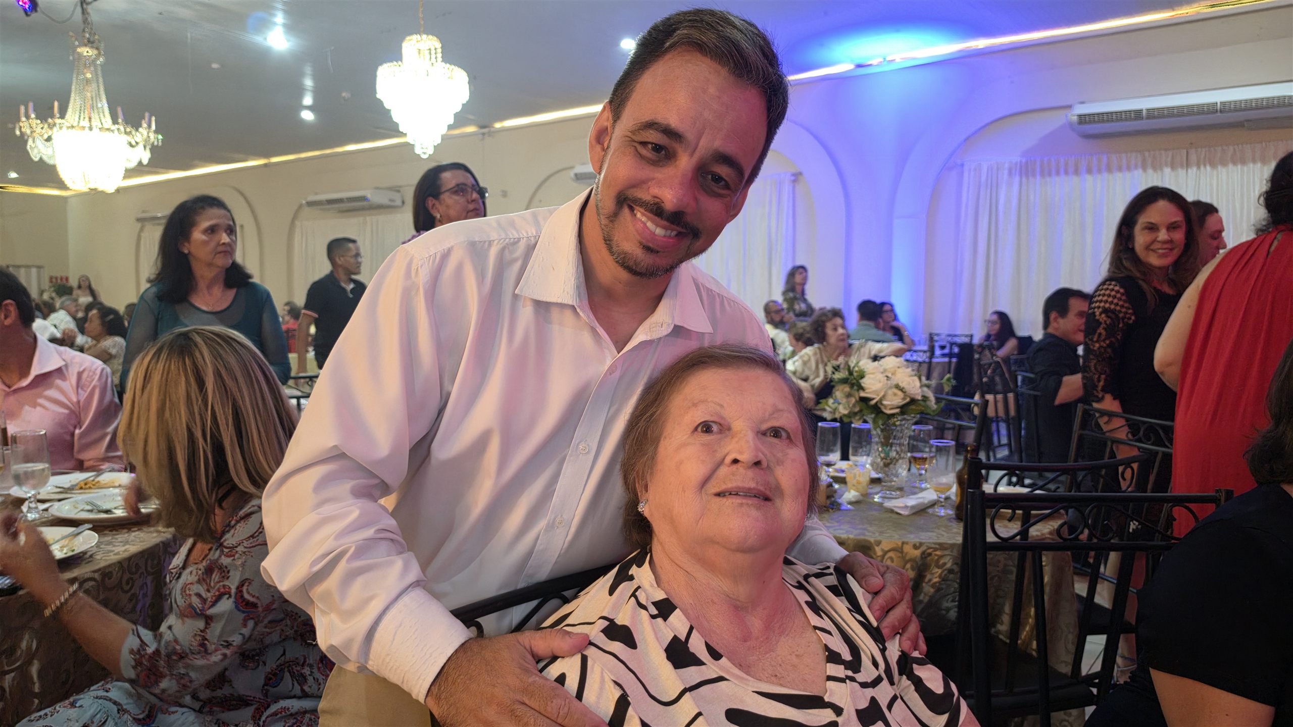 Jantar da Primavera da Paróquia São José, em Olímpia
