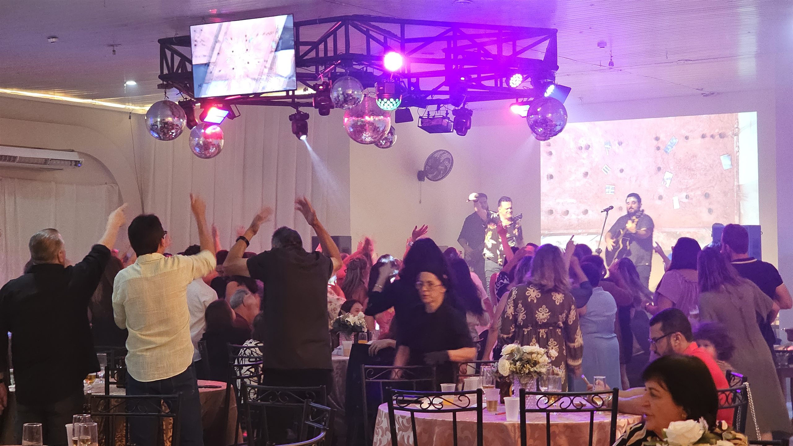 Jantar da Primavera da Paróquia São José, em Olímpia