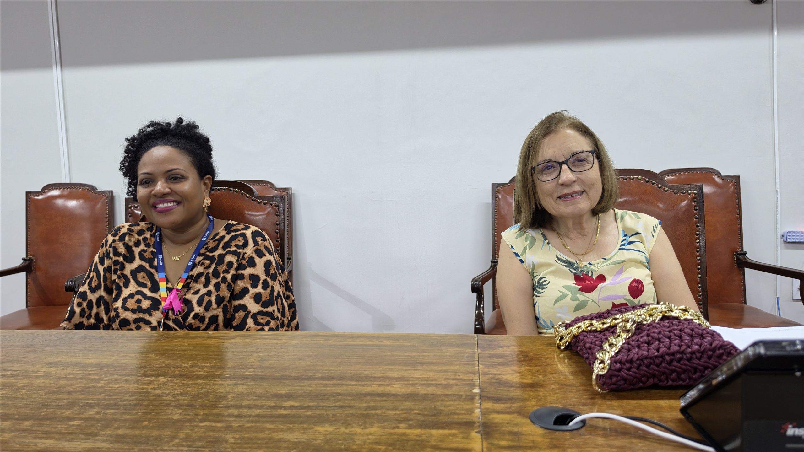 Alunos e medalhas da Educação Física no Luciano Ferreira, em Olímpia