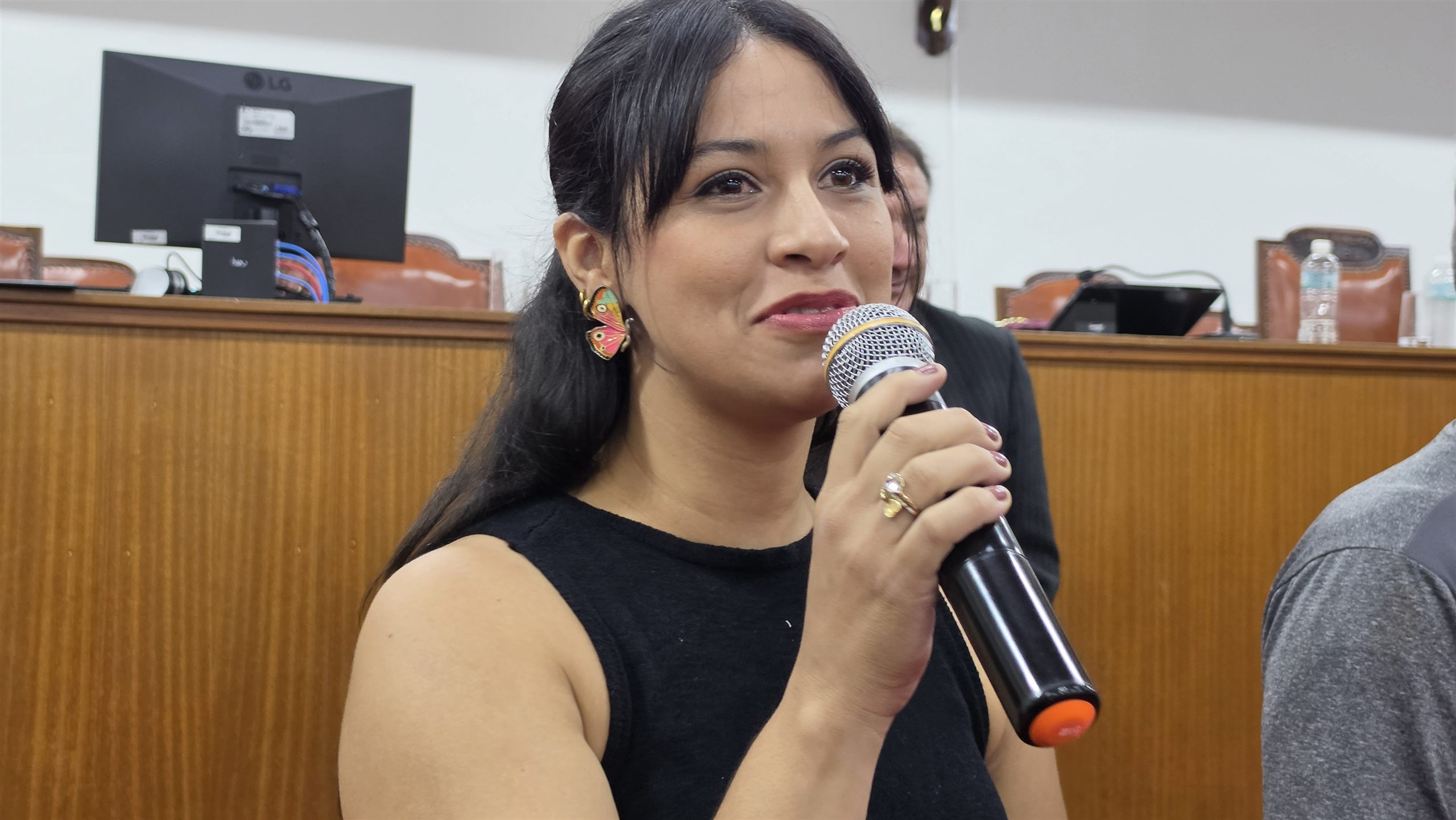 Alunos e medalhas da Educação Física no Luciano Ferreira, em Olímpia