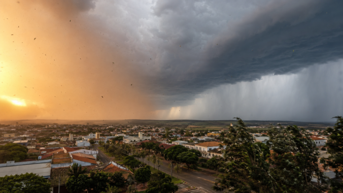Chuva e rajadas de vento exigem atenção na região de Olímpia