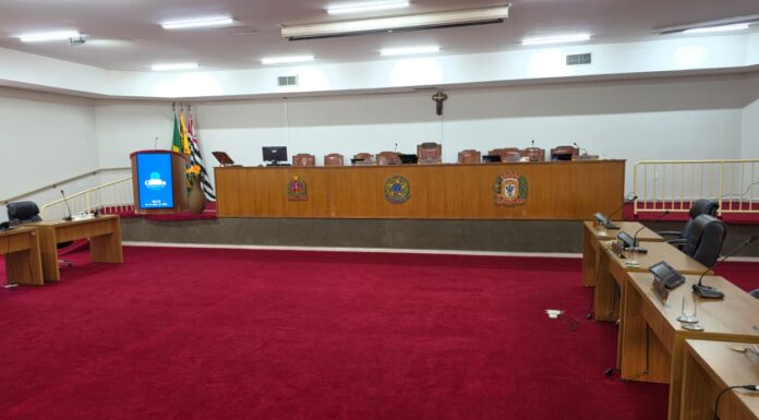 Câmara retoma sessões nesta segunda com 18 projetos e quatro vetos