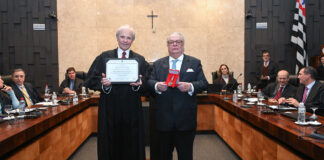 TRE-SP homenageia Luiz Silvio Salata por legado no Direito Eleitoral