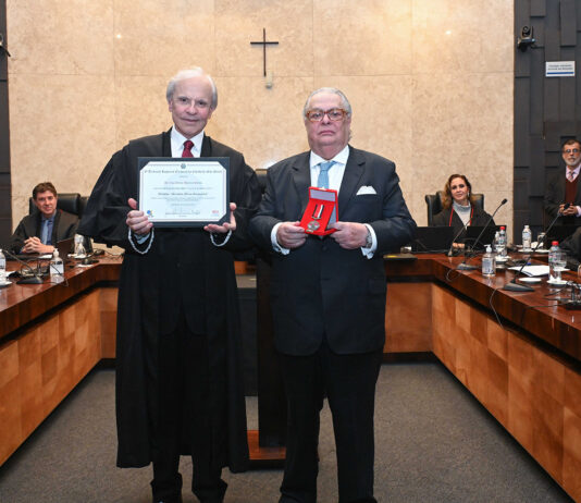 TRE-SP homenageia Luiz Silvio Salata por legado no Direito Eleitoral