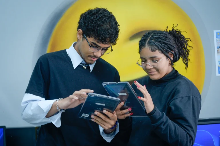 Escolas estaduais de Olímpia recebem 473 tablets para aulas